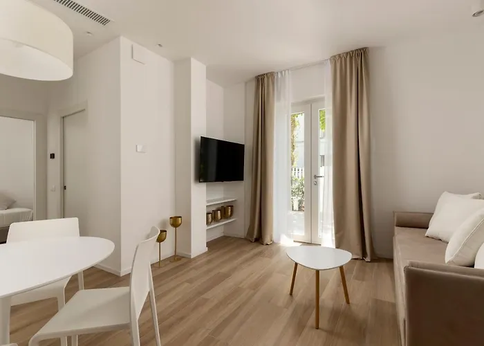 The Palm Aparthotel 4*