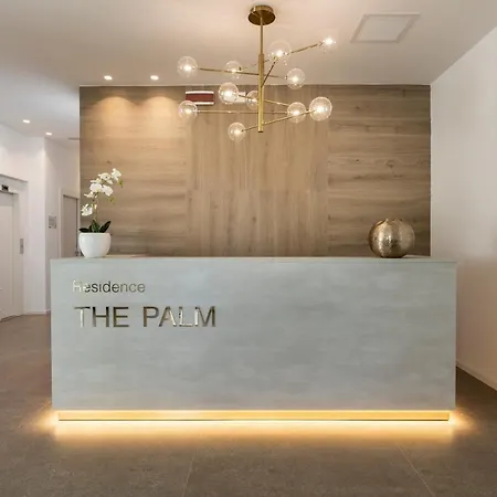 The Palm 4*