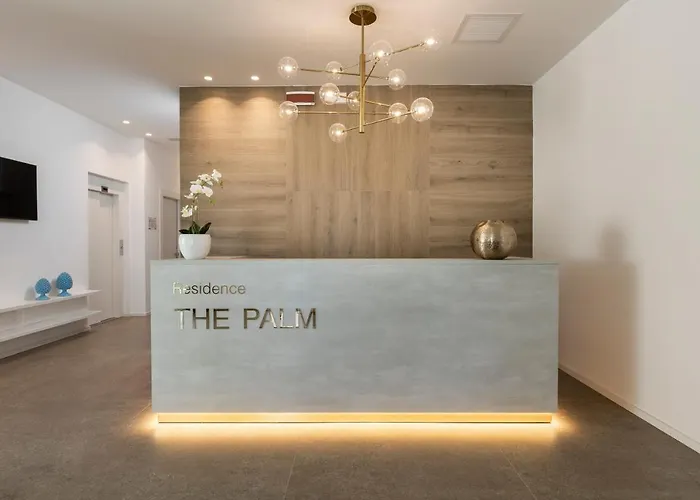 The Palm 4*